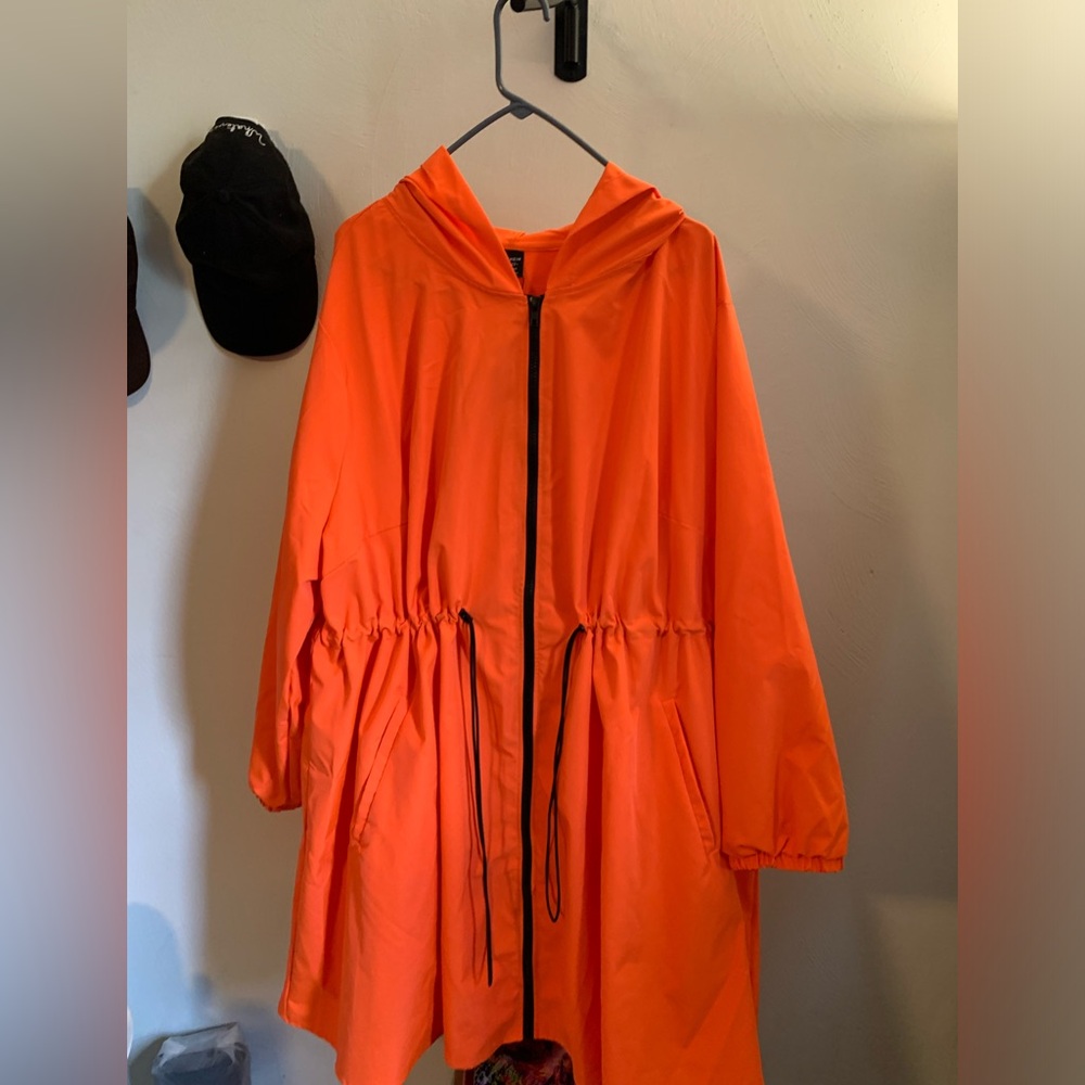 NWT windbreaker
